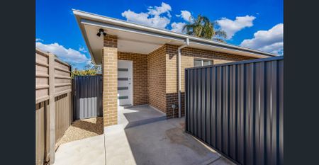 Convenient Location! - Photo 3