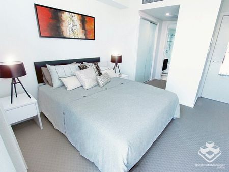 Beautiful 2 bed 2.5 bath in Toowong - Photo 2