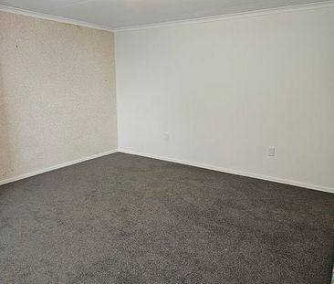 Charming 1BR Unit with Garden! - Photo 4