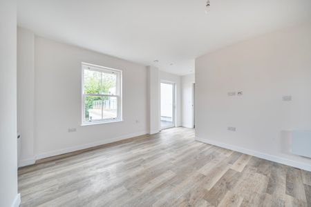 London Road, Kingston Upon Thames, KT2 - Photo 2