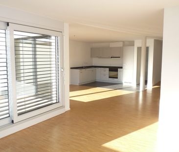 "Mitten im Stadtzentrum mit grosser Terrasse!" - Photo 2