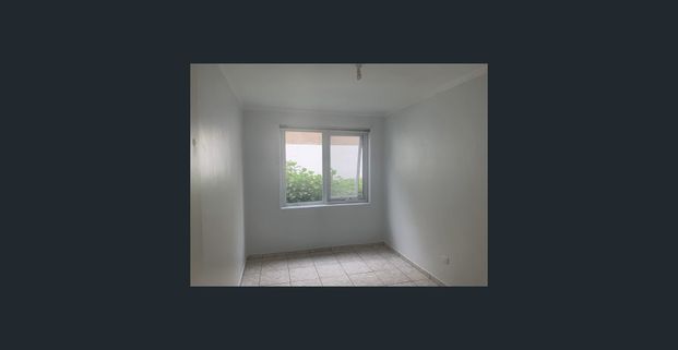 Spacious 3 bed, 1st floor apartment with LUG and storage area in Hillsdale - Photo 1