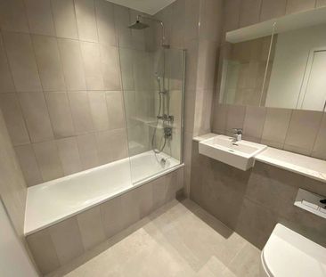 AVAILABLE NOW! BRAND NEW Fully Furnished One Double Bedroom, One Ba... - Photo 2