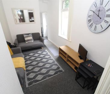 5 bedroom house to rent - Photo 2