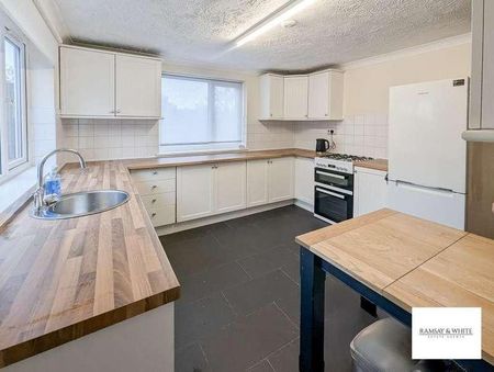 Susannah Place, Treharris, CF46 - Photo 5