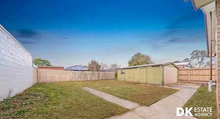 Family Home in Hoppers Crossing - Photo 5