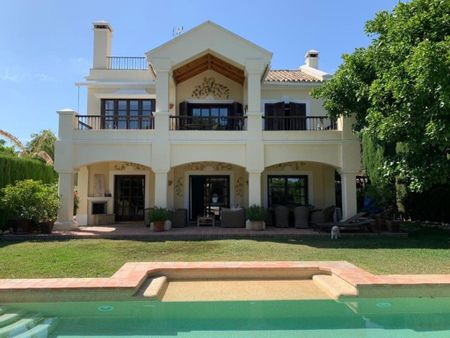 Luxury 5 bedroom Detached House for rent in Sierra Blanca, Marbella, Malaga, Andalusia - Photo 2