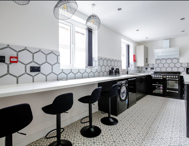 Dial Street Room 2 - Photo 1