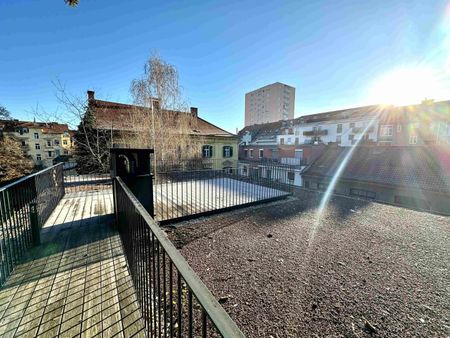PROVISIONSFREI – Modernes Cityloft mit Dachterrasse und Balkon in bester Innenstadtlage - Photo 2