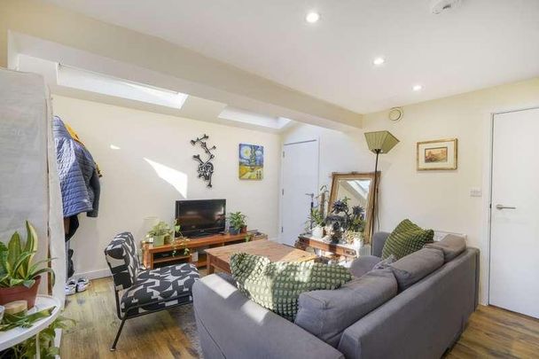 Hargrave Park, Archway, N19 - Photo 1