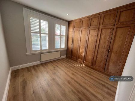 3 bedroom detached house to rent - Photo 3