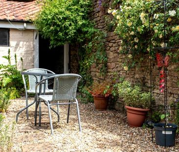 3 bedroom terraced house to rent - Photo 6