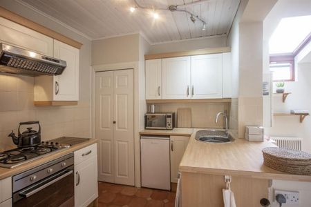 2 bedroom flat to rent - Photo 5