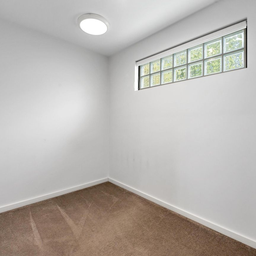 STUNNING APARTMENT IN A SECURE COMPLEX - Photo 1