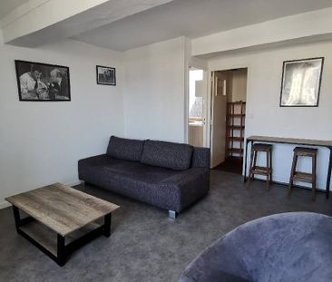 Location Appartement 3 pièces 59m² CHERBOURG-EN-COTENTIN 50100 - Photo 2