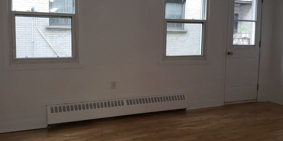3 1/2 Rénové Chauffé/Eau Chaude/Entrée L - Photo 3