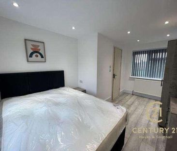 Brabazon Road, TW5 - Photo 1