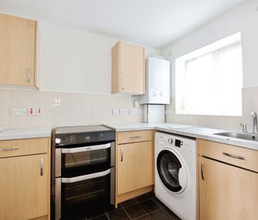 Carters Mead, Harlow - Photo 1