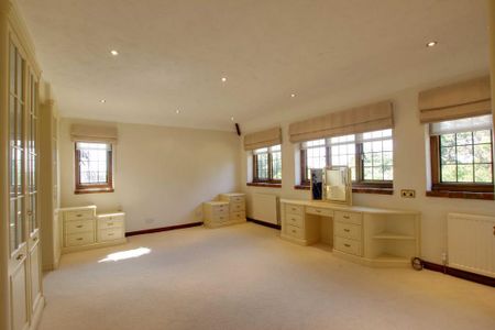 5 bedroom detached house to rent - Photo 5