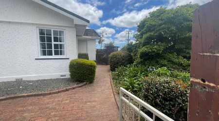 4 bedroom farm house - Photo 3