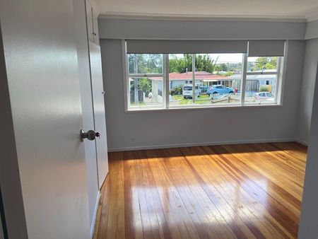 7 kingdale road, Henderson. 3 beds 1 bath 1 toilet - Photo 4