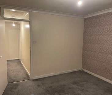 4 bedroom detached house to rent - Photo 5