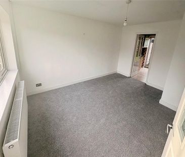 3 bedroom detached house to rent - Photo 2