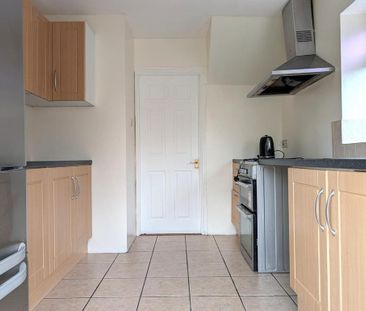 3 bedroom semi-detached house to rent - Photo 4