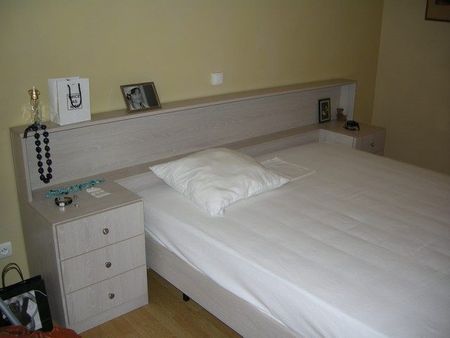 Ruim appartement met 2 slaapkamers gelegen op het gelijkvloers. - Photo 4