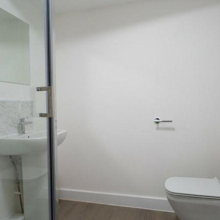 8 bedroom house to rent - Photo 4