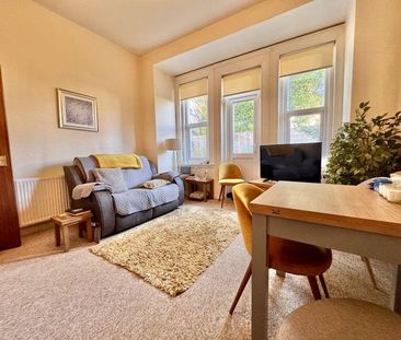 2 bedroom ground floor flat to rent - Photo 1