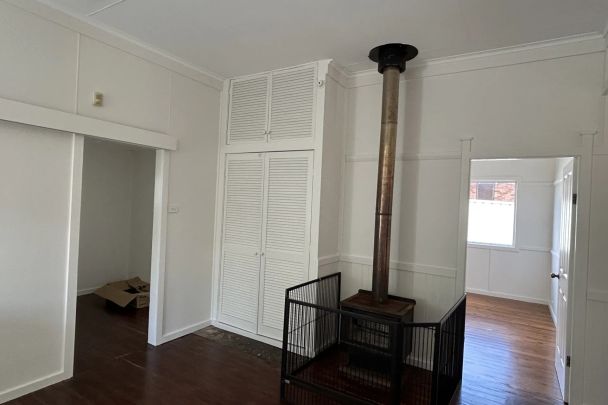 Renovated home close to everything! - Photo 1