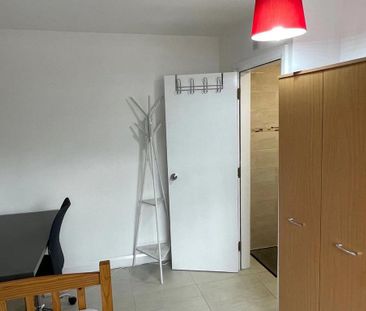 5 bedroom terraced house to rent - Photo 5