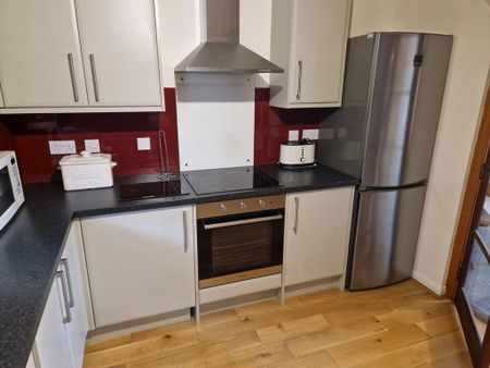 2 bedroom flat to rent - Photo 3