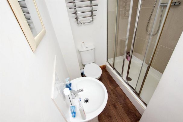 6 bedroom house to rent - Photo 1