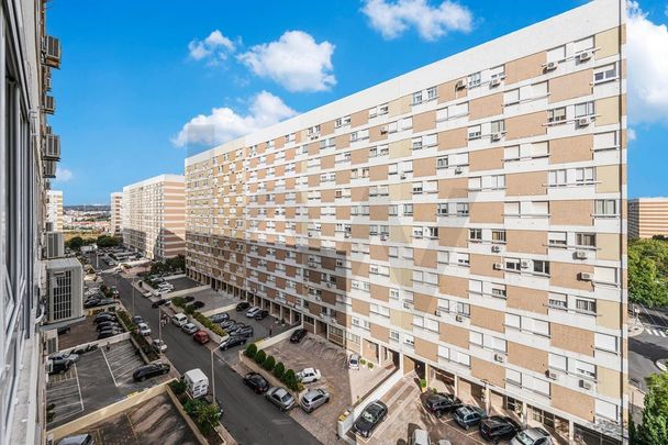 PORTELA LRS, Lisbon - Photo 1