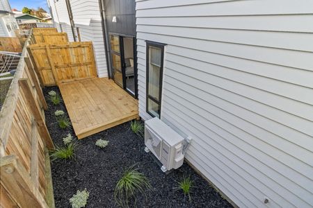 Near New, Bills Included! - Photo 3