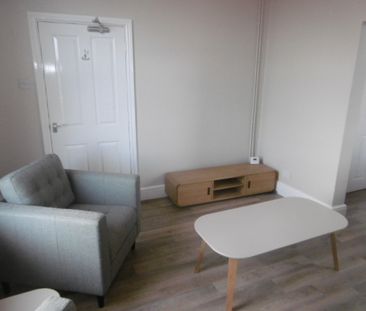 Room 2 @ Lily Grove, Beeston, NG9 1QL - Photo 1