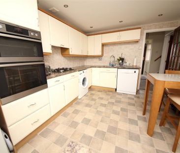 4 bedroom semi-detached house to rent - Photo 2