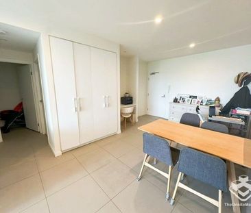 LUXURY 2 BEDROOM APARTMENT IN WEST END - Photo 6