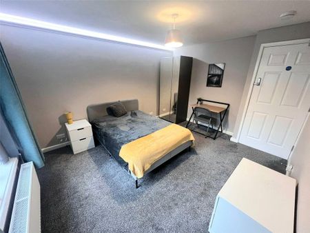 1 bedroom in a house share to rent - Photo 4