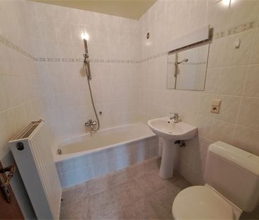 Een vrijstaande woning met tuin en inpandige garage - Foto 5