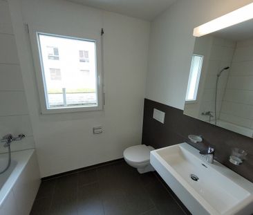 Grosszügige Wohnung mit Gartensitzplatz - Photo 4