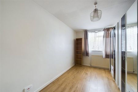 4 bedroom semi-detached house to rent - Photo 2