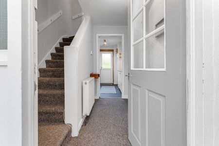 2 bedroom end of terrace house to rent - Photo 2