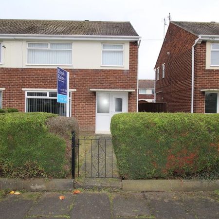 3 bedroom semi-detached house to rent - Photo 3