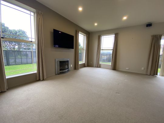 18 White Pine Avenue, Woodridge - Photo 1