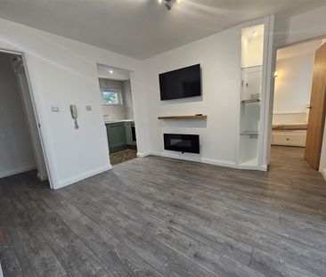 8c Lesley Heights, Glassillan Grove, Greenisland, - Photo 2