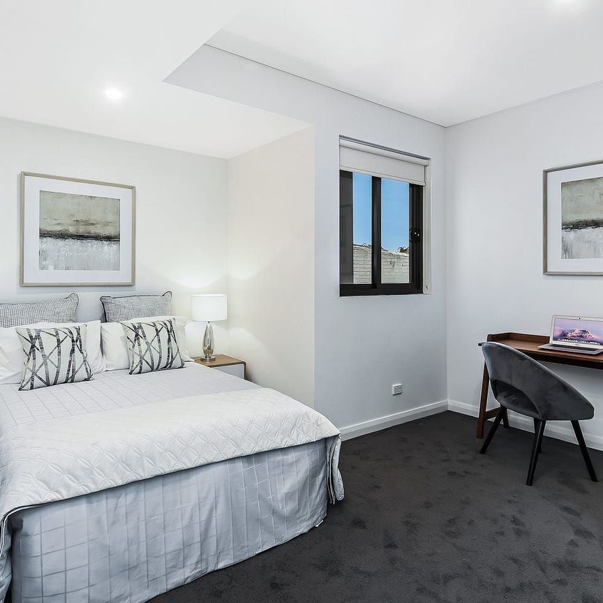 Modern Two Bedroom Unit in Secure Complex - Photo 1