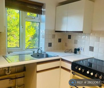 2 bedroom flat to rent - Photo 6